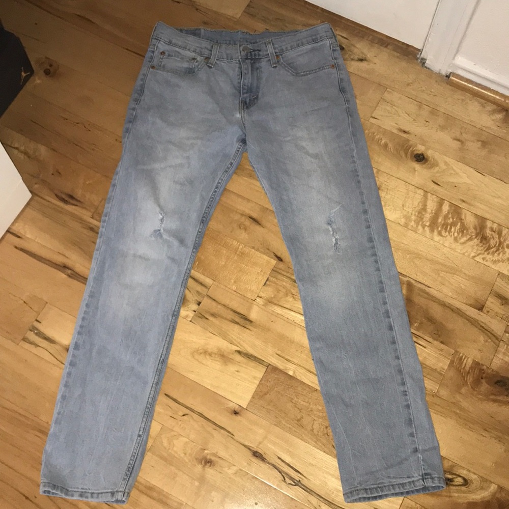 These pants don’t fit me anymore.